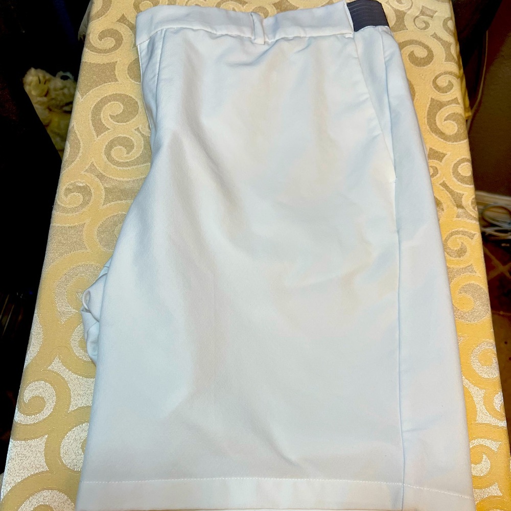 Men’s Nike Dry-Fit size 38/ White Golf Shorts